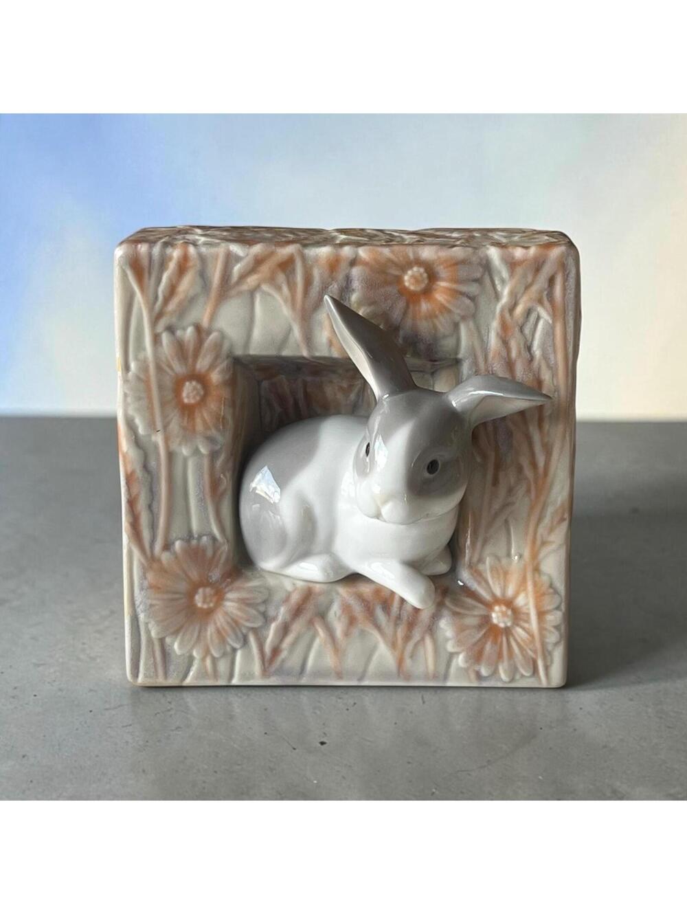 Lladró "Bunny Natural Frames" Porcelain Figurine | Retired | Spanish Porcelain